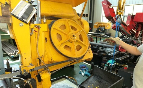 如何解决安龙卧式金属带锯床切削时出现的断带现象？