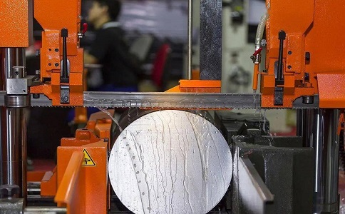 安龙立式金属带锯床切削出现跑带故障解决方法！